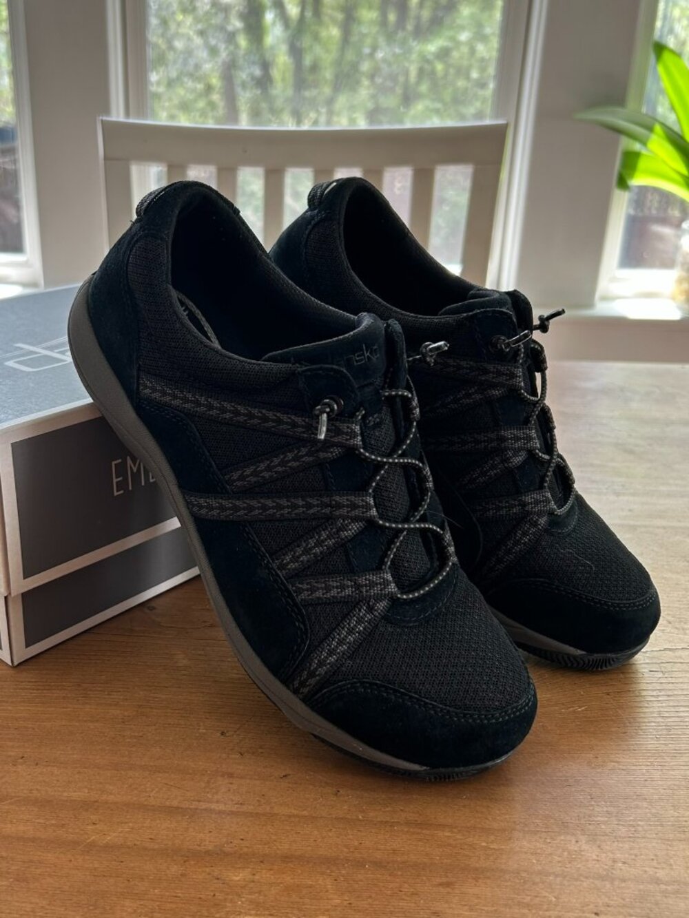 Dansko Harlyn Wide Suede Sneaker, Black, Size 39 W NIB